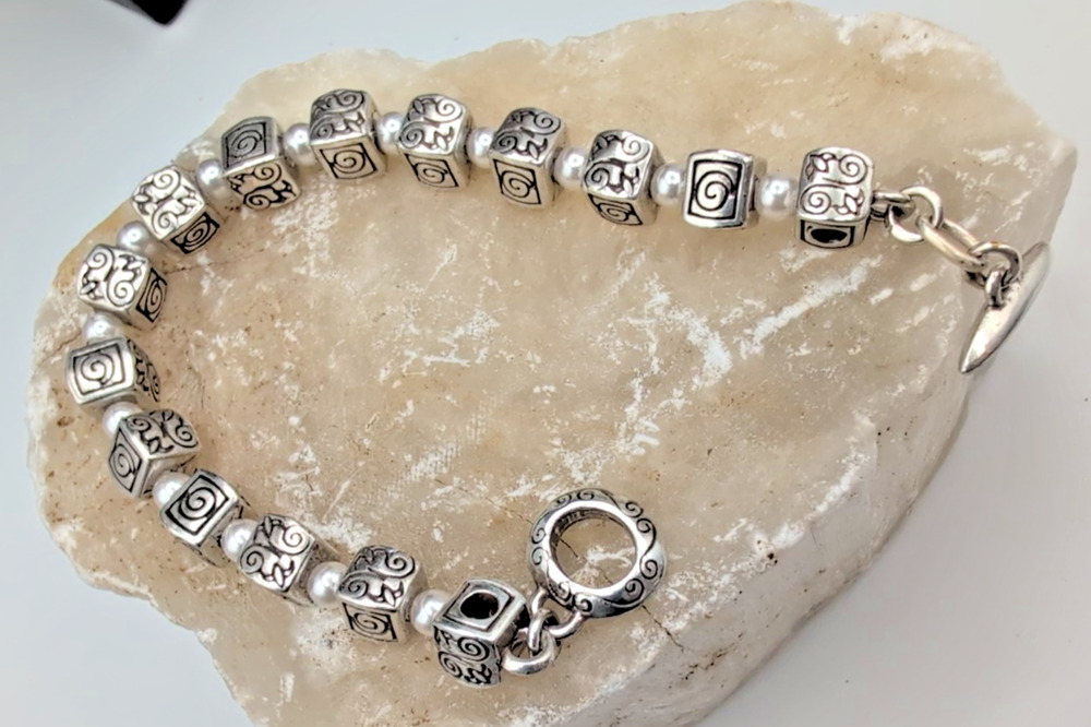 Brighton ESSEX Faux Pearl Silver Etched Square Bead Toggle Bracelet Small